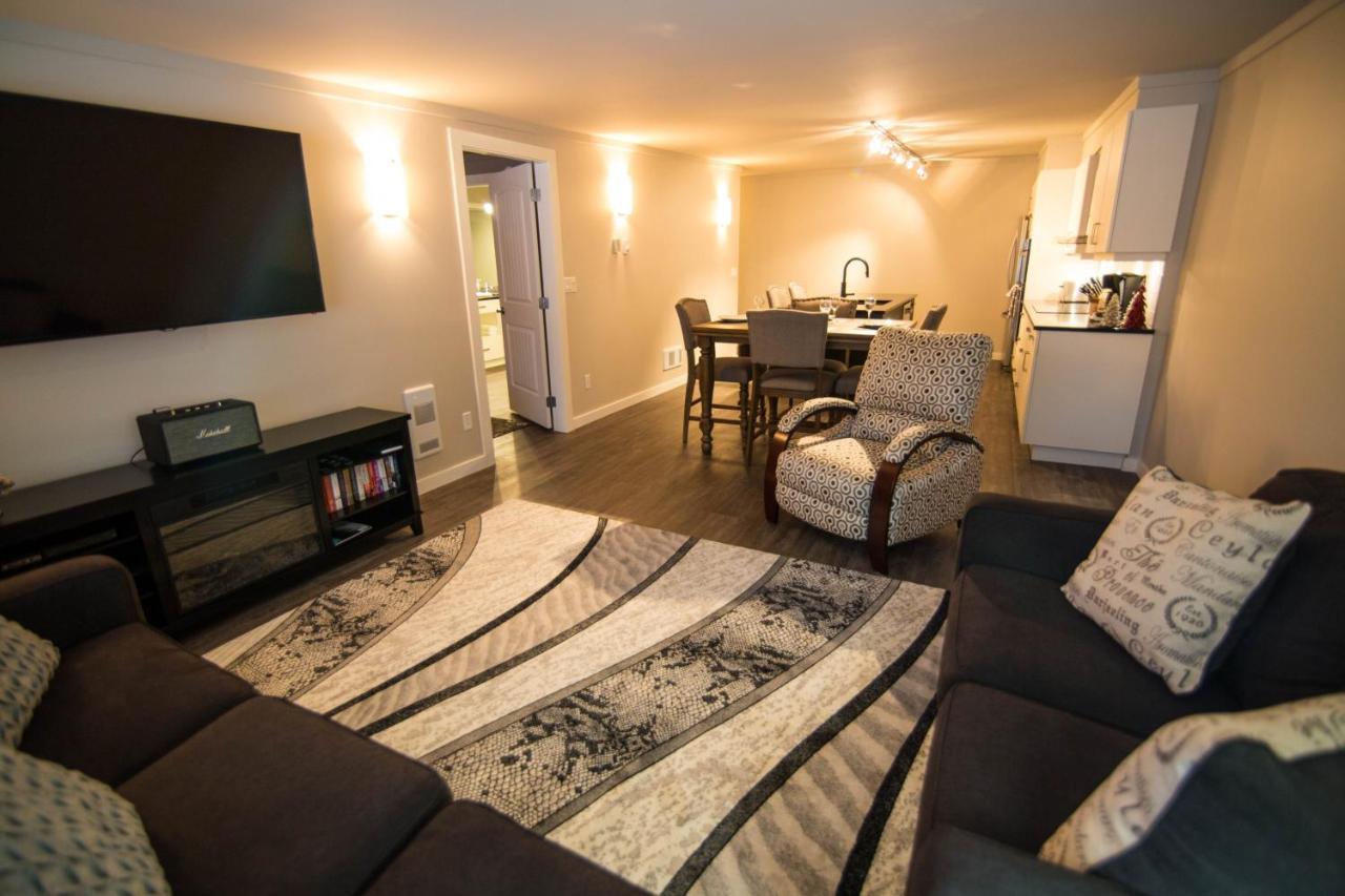 Clipperton Suite By Revelstoke Vacations Exterior photo