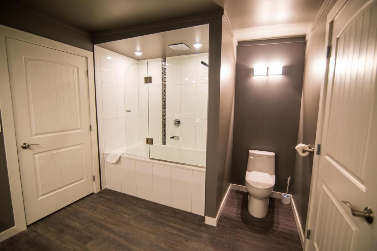 Clipperton Suite By Revelstoke Vacations Exterior photo
