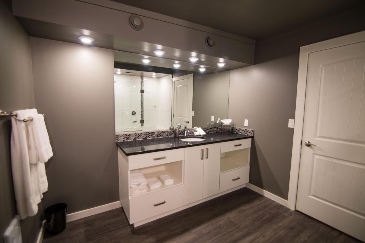 Clipperton Suite By Revelstoke Vacations Exterior photo
